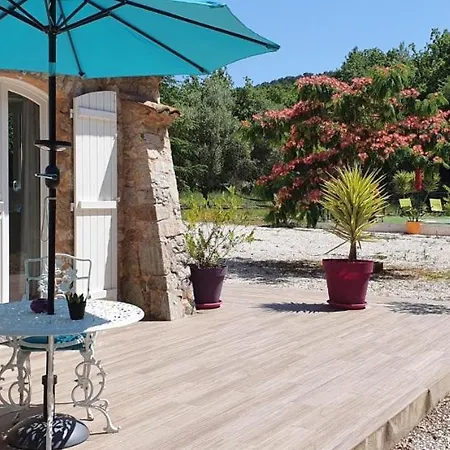 Au Charme De Pepiole Bed & Breakfast 4*