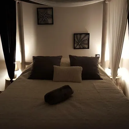 Bed & Breakfast Au Charme De Pepiole 4*