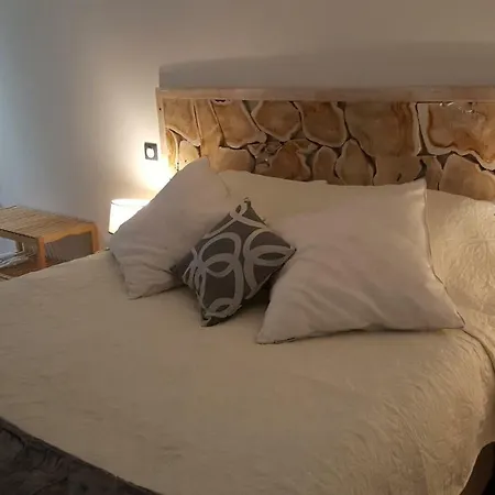 Au Charme De Pepiole Bed & Breakfast