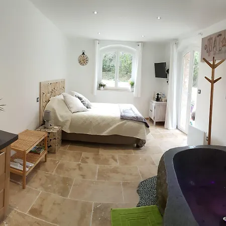 Bed & Breakfast Au Charme De Pepiole 4*