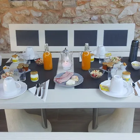 Bed & Breakfast Au Charme De Pepiole